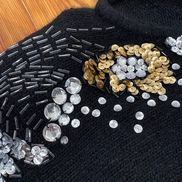 VINTAGE || BEDAZZLED SWEATER - Picture 6 of 7